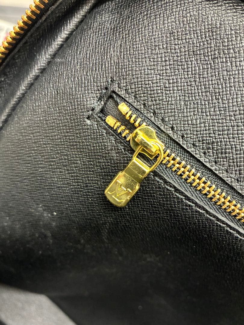 新年特別値下げ　LVルイヴィトン エピセルヴィエットフェルモワール M40321