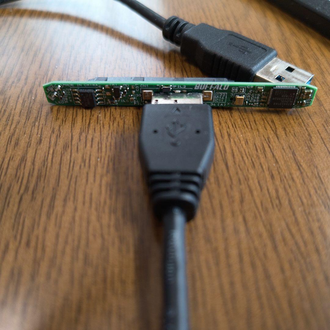 内蔵型 1TB SATA SSD 2.5インチ USBケーブル付き