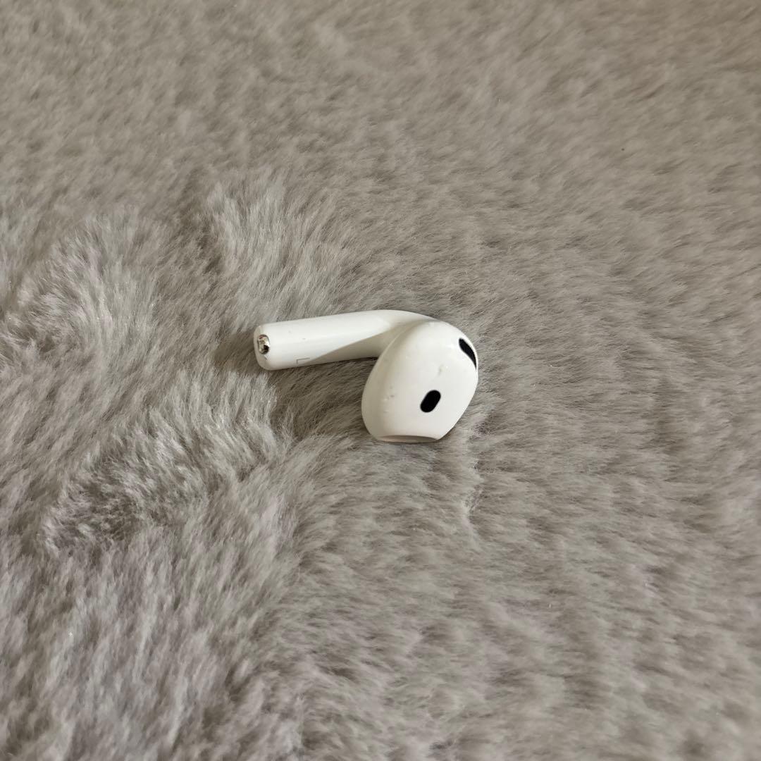 AirPods4 ノイズキャンセリング非搭載 ケース付き