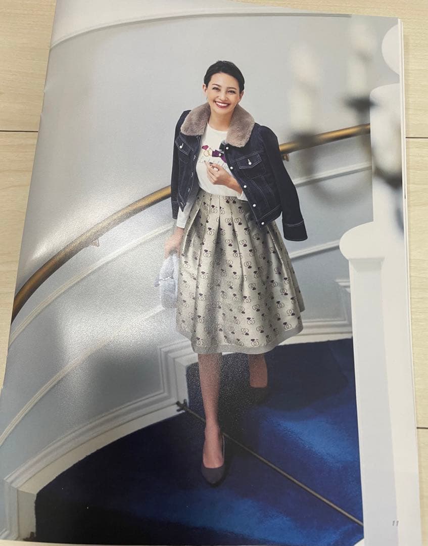 2025インスタ掲載エムズグレイシー　グレーにリング柄のスカート　44