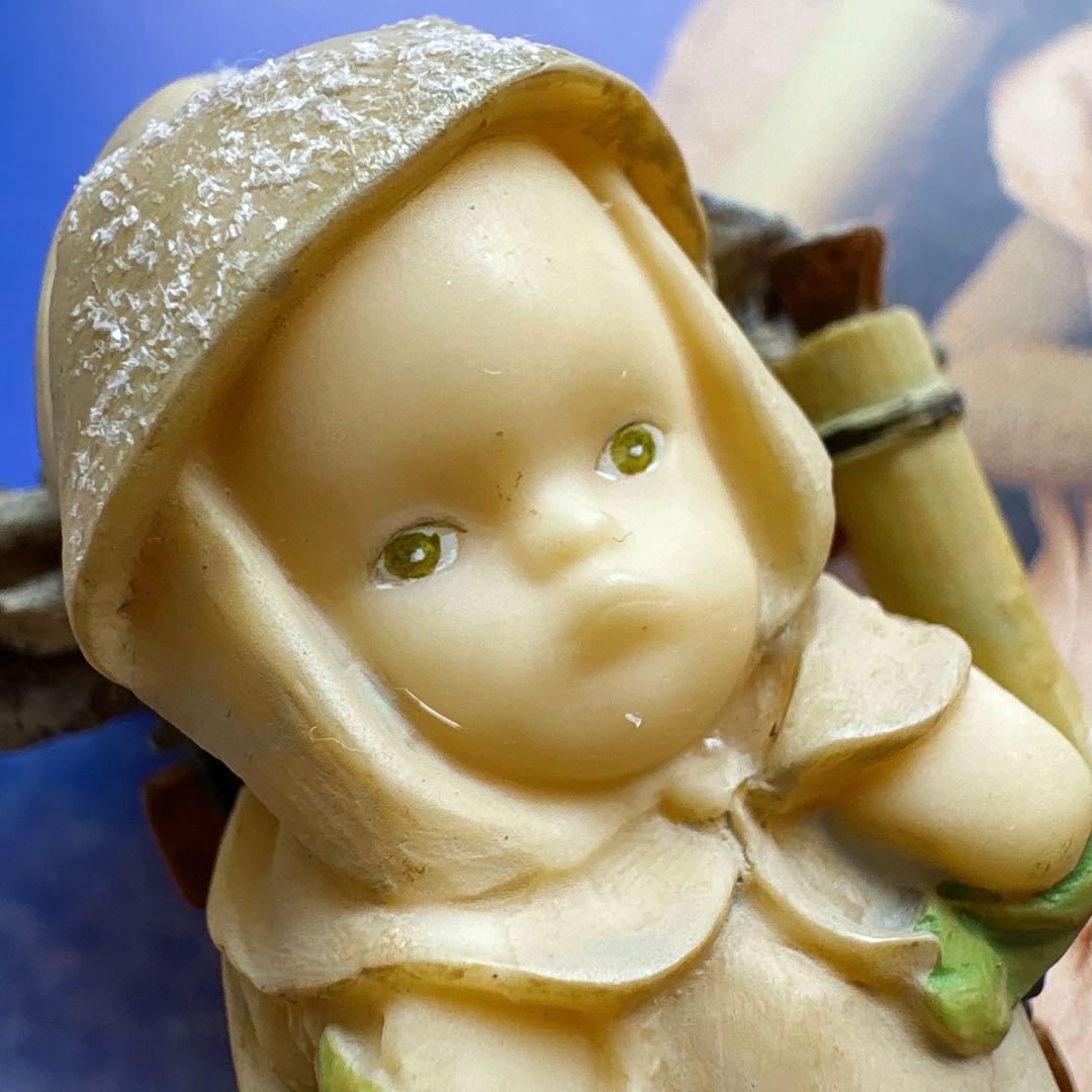 頭上に葉が描かれているレア品　与勇輝　森の妖精　『山を下りるチュチュ』　陶磁器