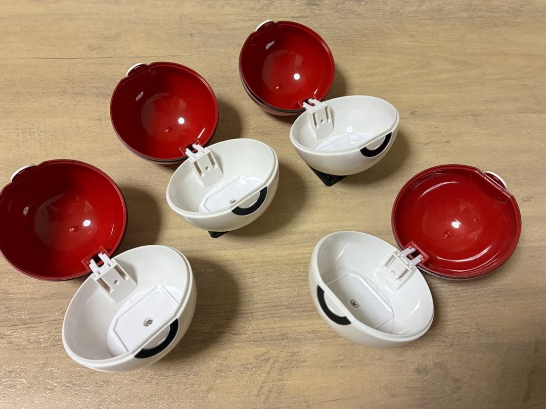 ジムバッジ&モンスターボール廃盤品【ポケモングッズまとめ売り】※バラ売り不可