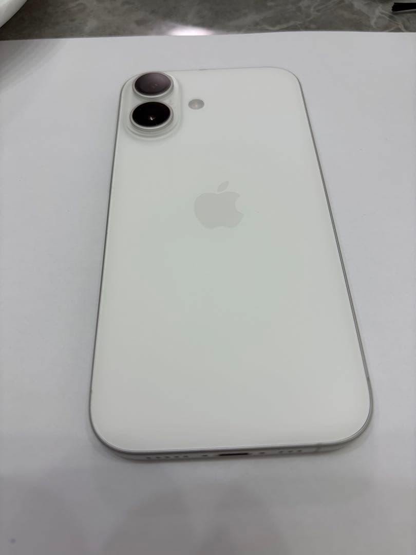 iPhone16 本体128GBホワイト