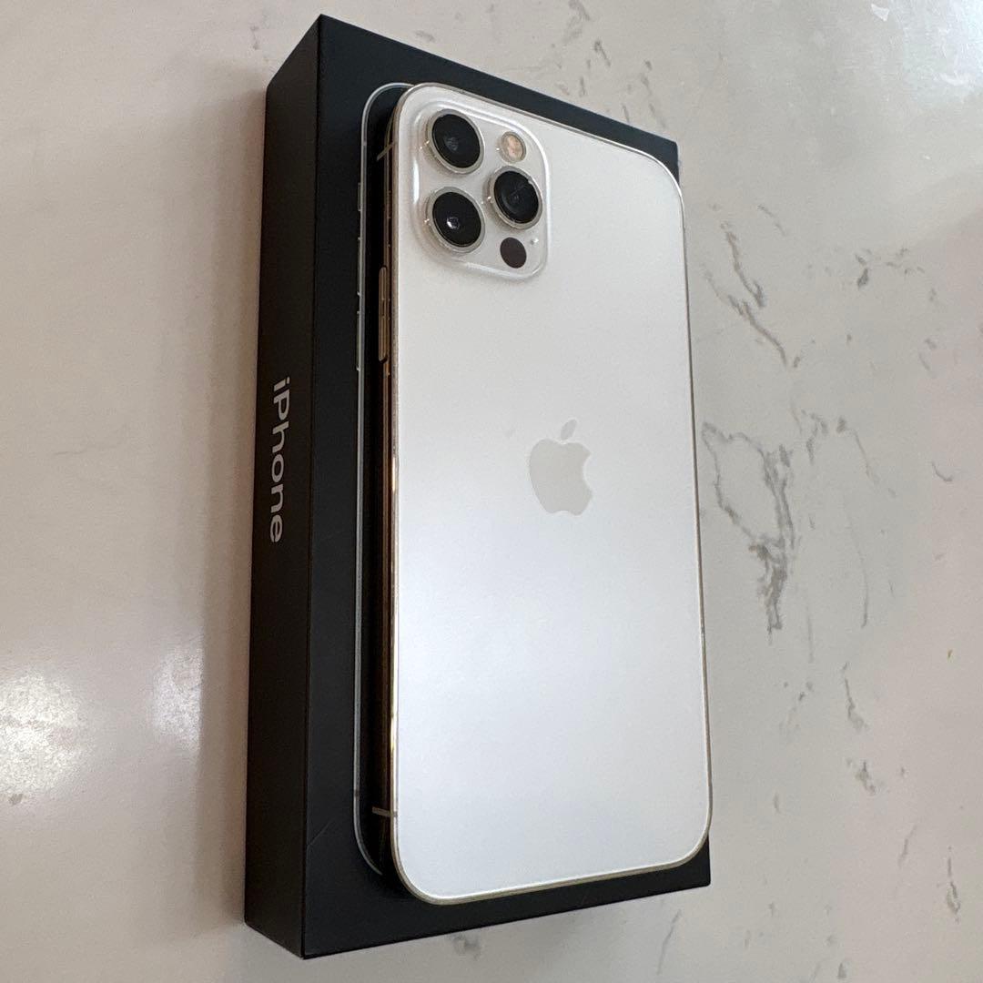 b*3様 Apple iPhone 12 Pro 128GB シルバー SIMフ