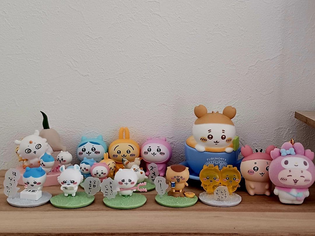 ちいかわ　ステッカー　カード　キーホルダー　フィギュア　　ノート　ファイル