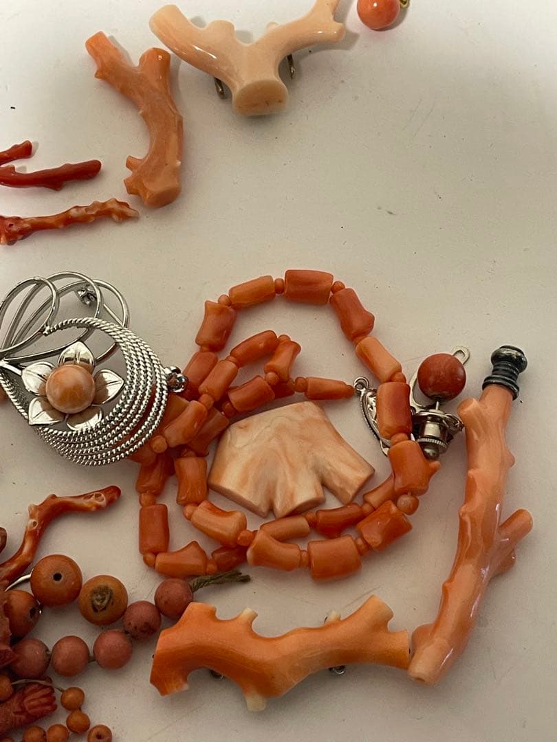 赤珊瑚　玉　ネックレス色々　袋入リ約129g