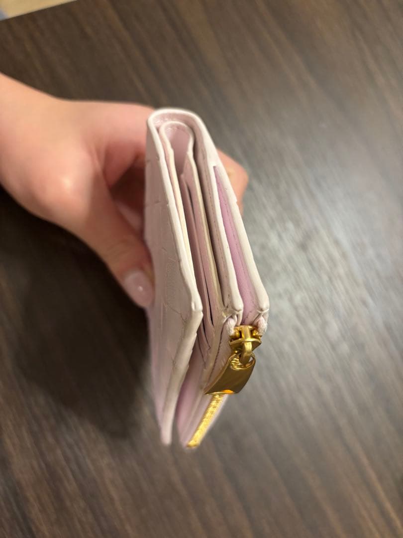 BOTTEGA VENETA ピンクレザー折り財布