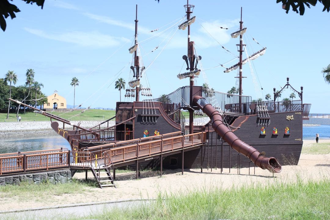 ★ OLYMPUS OM-2N BLACK + 広角レンズ 35mm