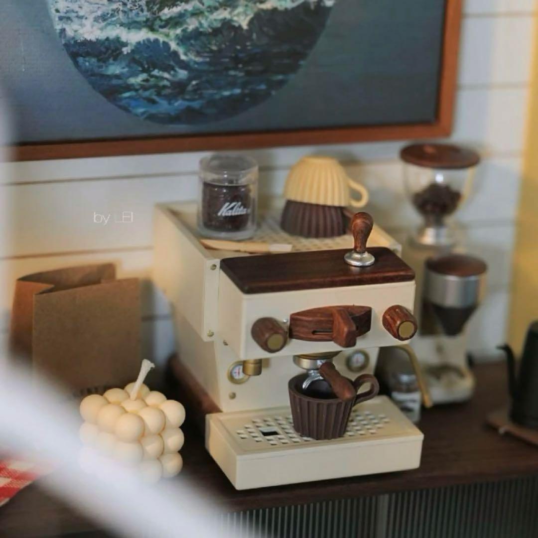 ミニチュア　コーヒーマシン　エスプレッソマシン　クリームホワイト　ドールハウス