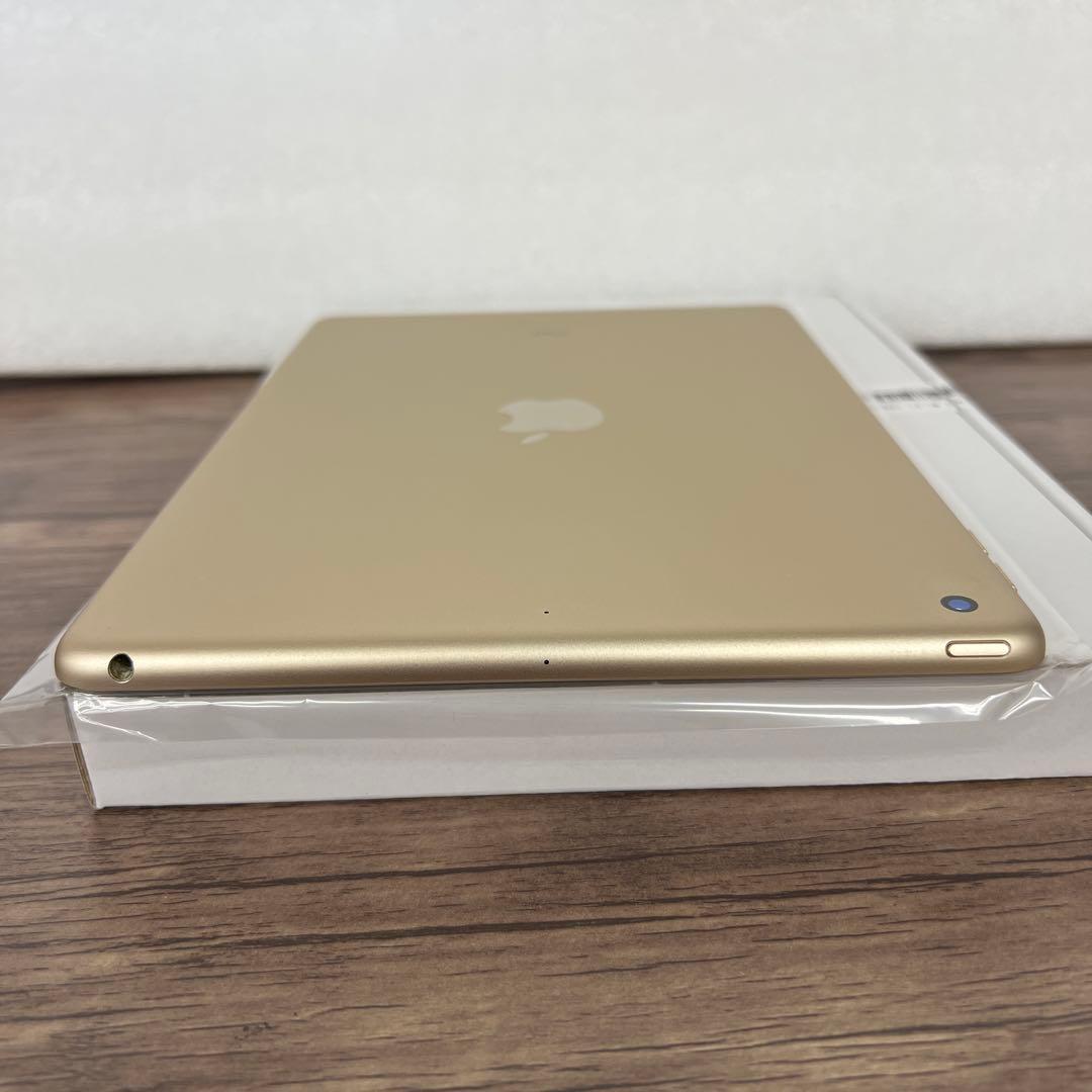 261052Apple iPad (第５世代) Wi-Fi 128GB ゴールド
