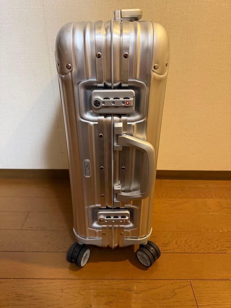 リモワ　トパーズ　Rimowa Topas 機内持ち込み 32L 4輪
