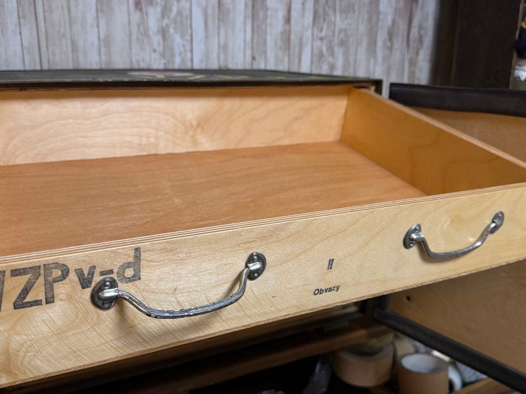 軍放出品チェコ軍 メディカルボックス ミリタリーコンテナ