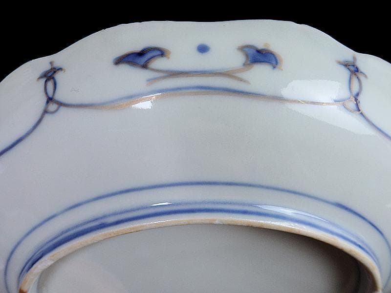 古伊万里　金襴手　陽刻　窓絵　花の図　８寸皿　E109AS-fbfq