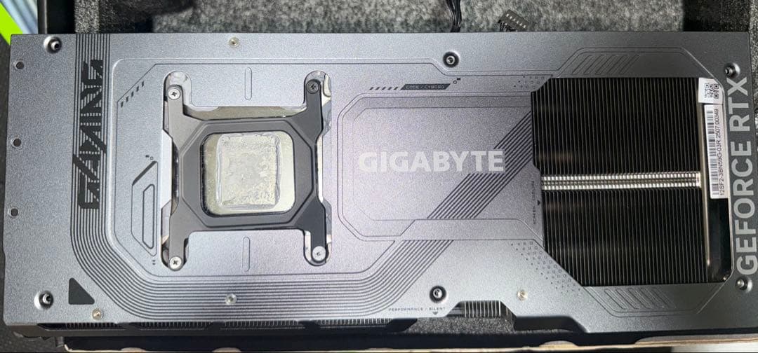 GIGABYTE RTX 5090 GAMING 基板（PCB）なし