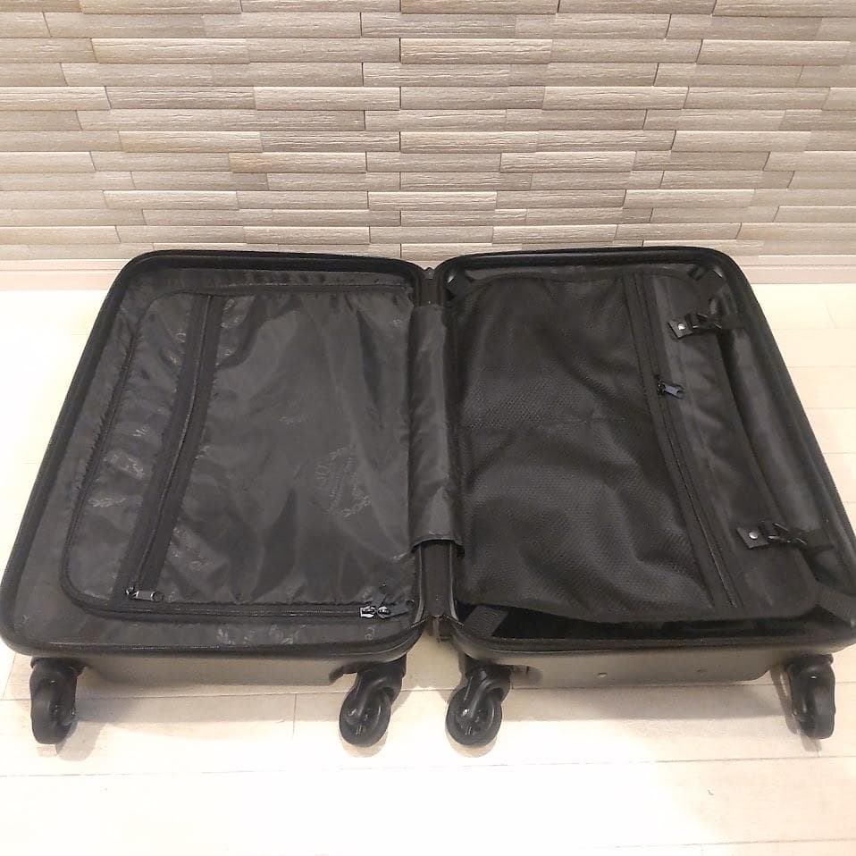 ★非売品★ メルセデス・ベンツ ブラックキャリーケース