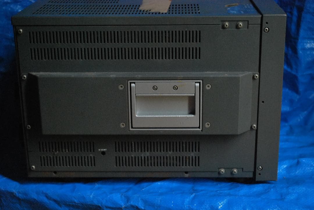 シバソク放送業務用モニターCMM14-7中古ジャンク品の出品です。