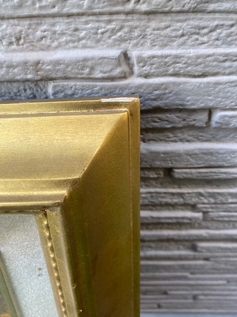 金色フレームの抽象画