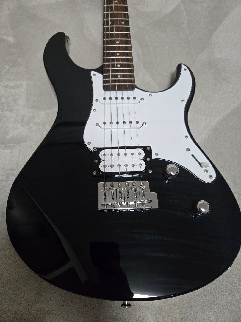 [美品]YAMAHA Pacifica212VFM ストラップ チューナー付き