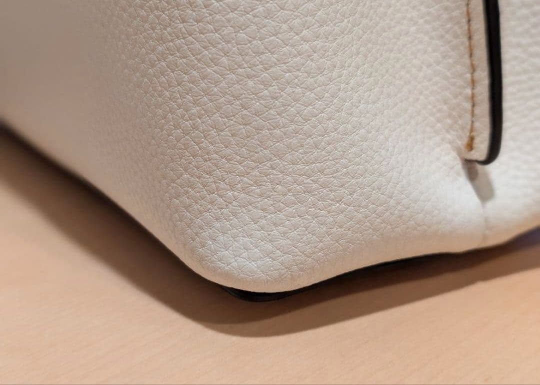 【美品人気モデル】COACH ウィロウショルダーバッグ　ホワイト