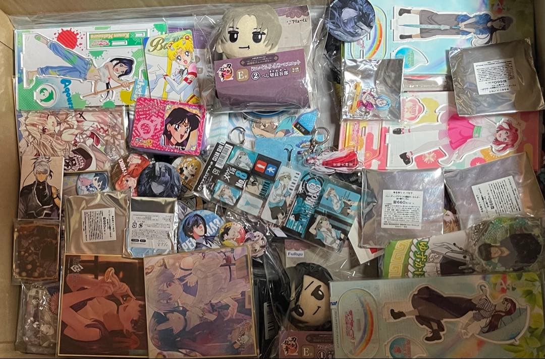 アニメグッズ　キャラクターグッズ　1200個以上　まとめ売り