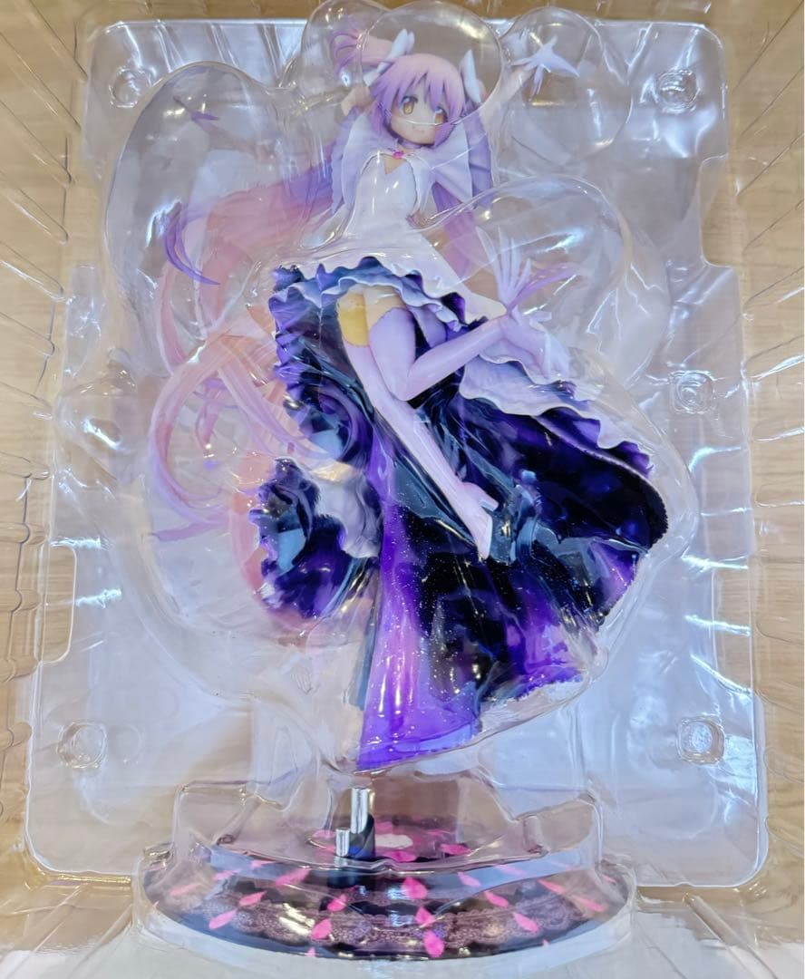 魔法少女まどか☆マギカ アルティメットまどか 1/8スケールフィギュア 訳あり品