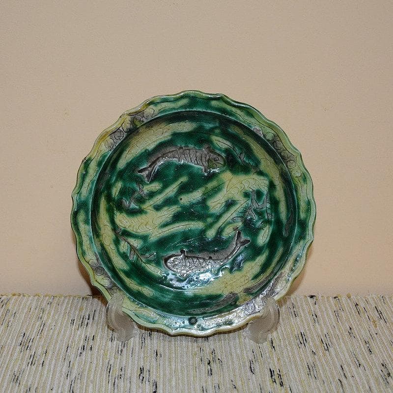 魚の浮彫り緑色陶器皿