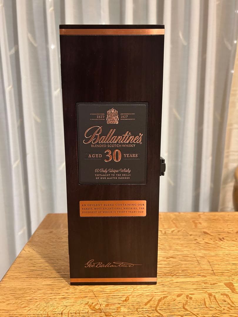 ウイスキー Ballantine's 30 Year Old Scotch Whisky