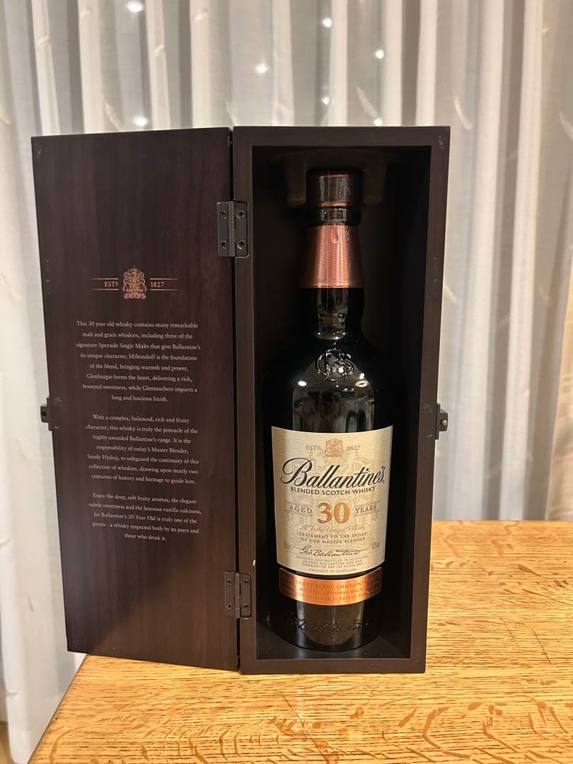 ウイスキー Ballantine's 30 Year Old Scotch Whisky