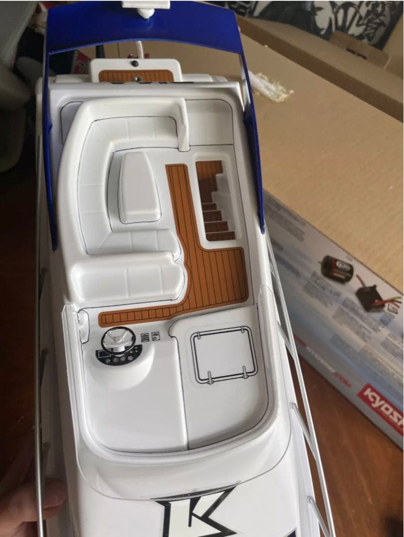 京商 マジェスティ600 ラジコンボート