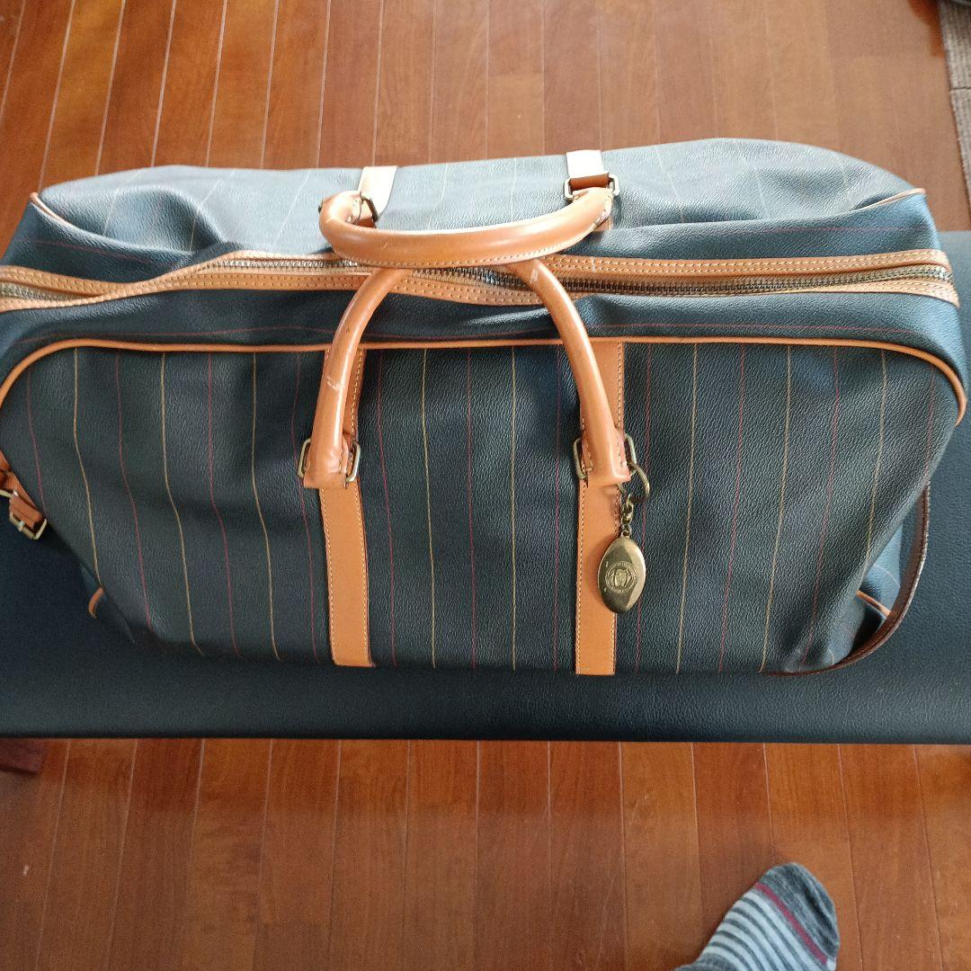 J,プレスのボストンバッグ