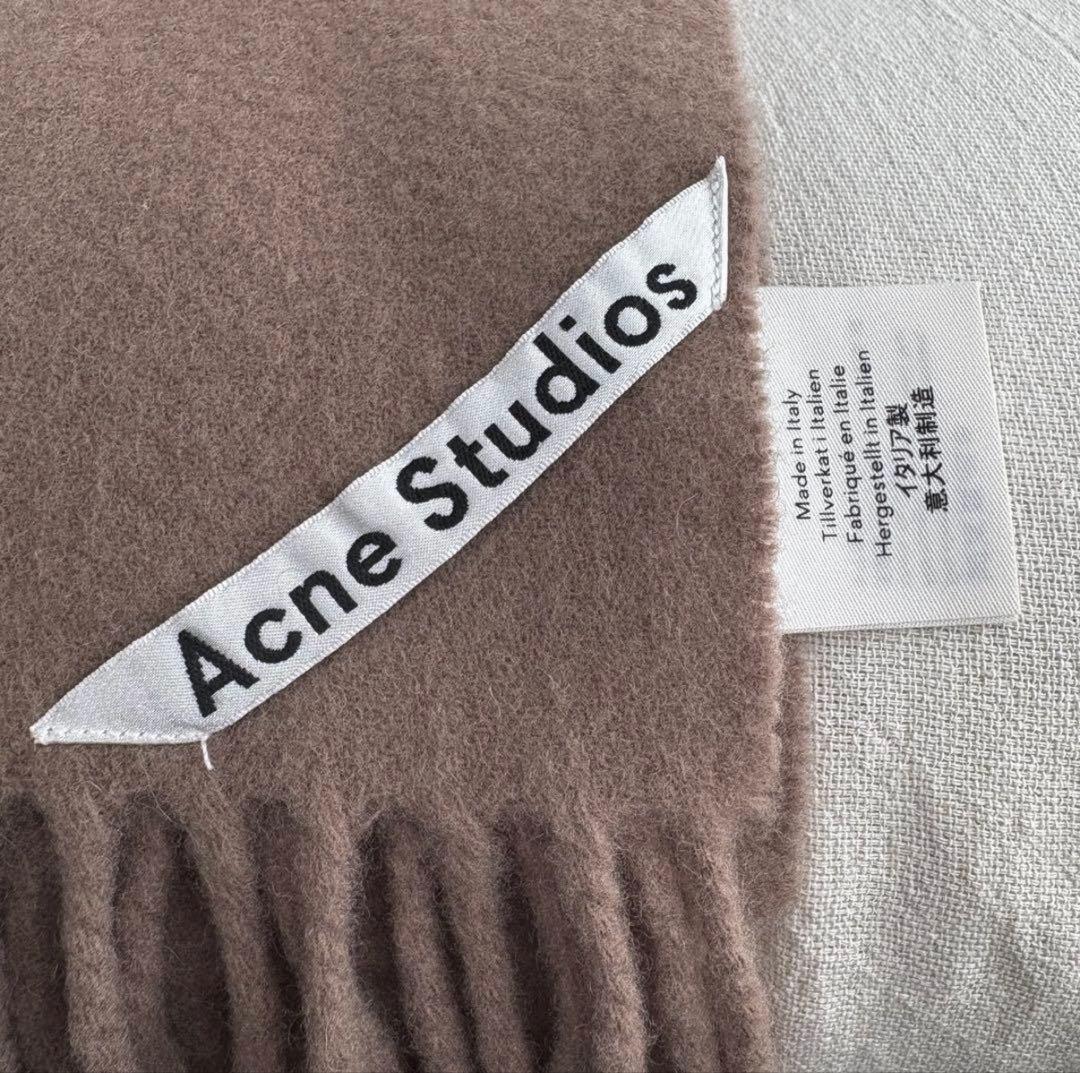 Acne Studios ベージュマフラー