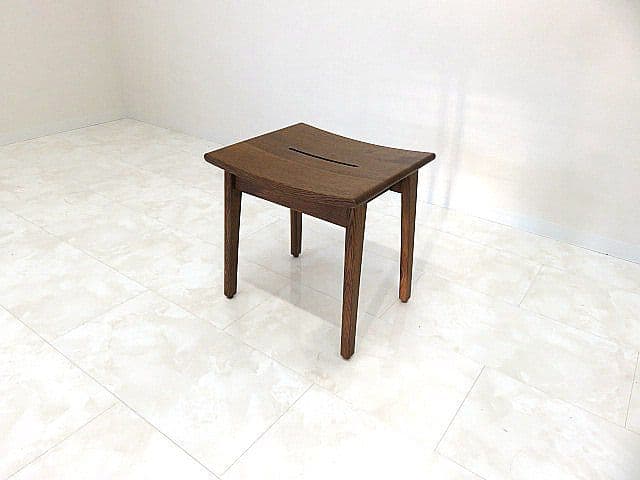 c*6様 展示品　飛騨産業/HIDA/キツツキ 「森のことば」 オーク無垢材スツ