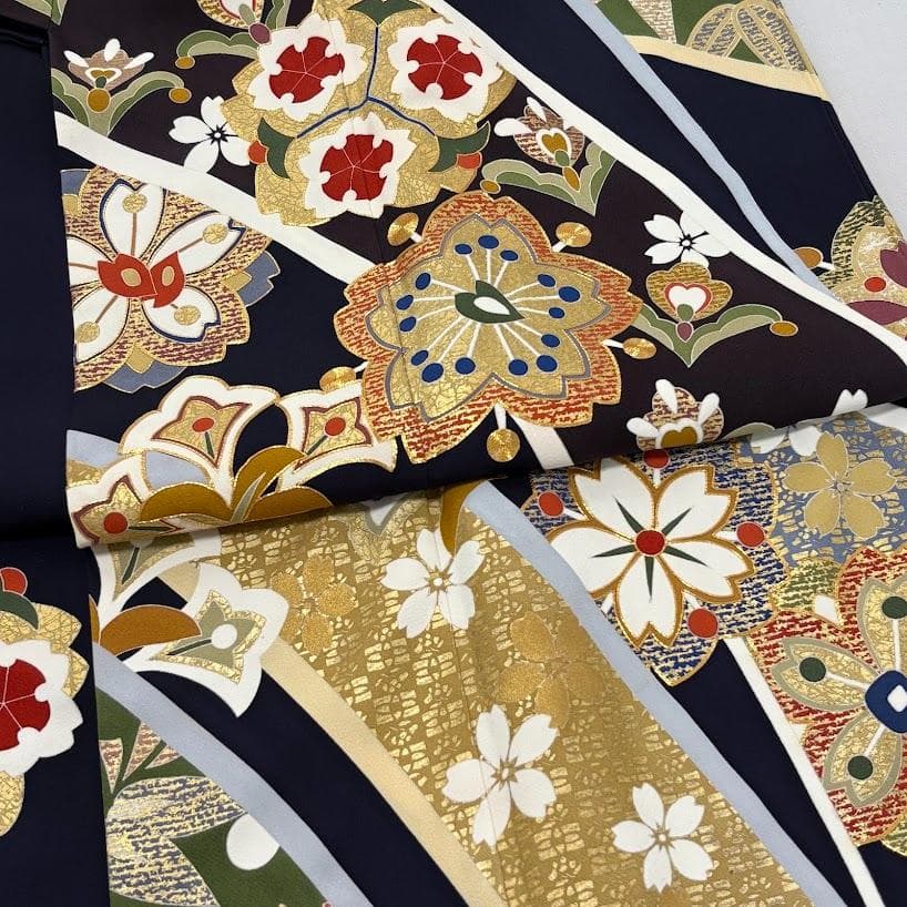 ゆりのはな　本振袖　京友禅金彩加工　金駒刺繍　ちりめん　紺/紫色　正絹　I403