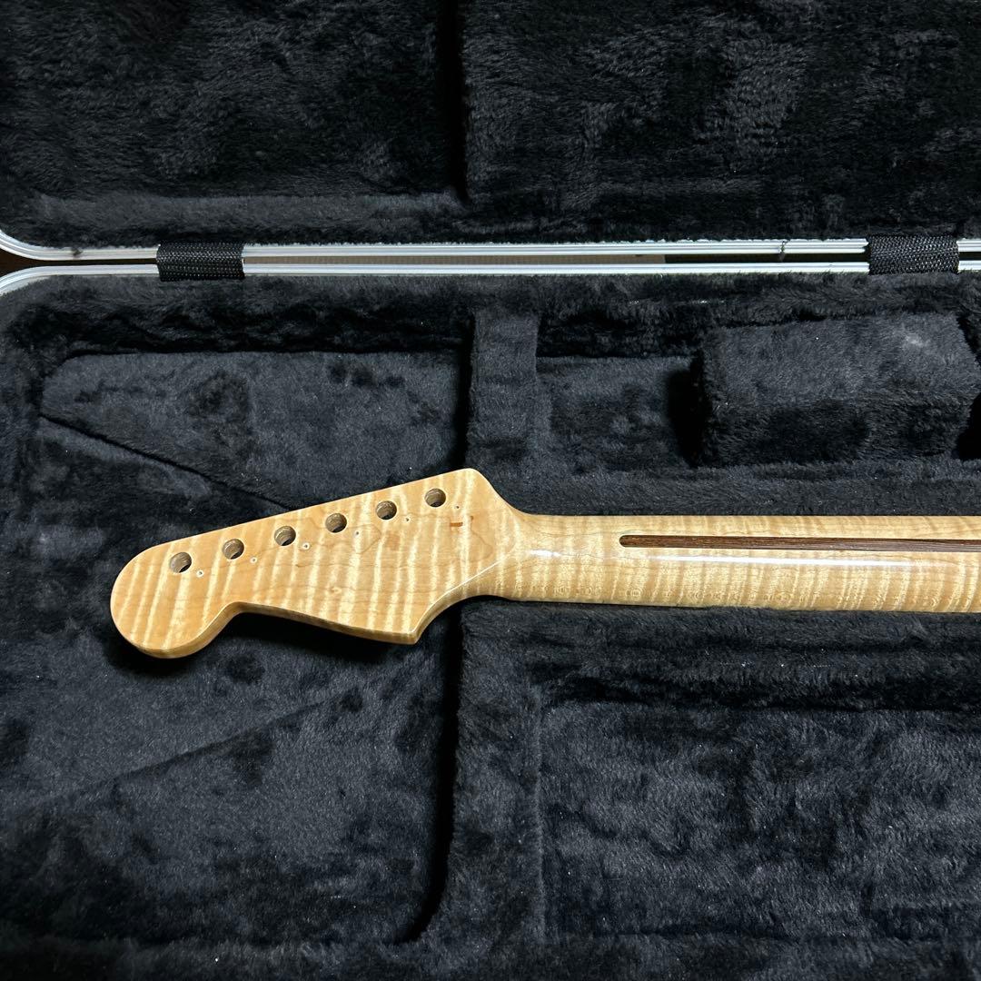 ストラトキャスター フレイムメイプルネック 22フレット