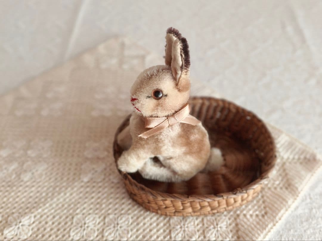 * vintage steiff ୨୧ * お座り姿の かわいいウサギさん