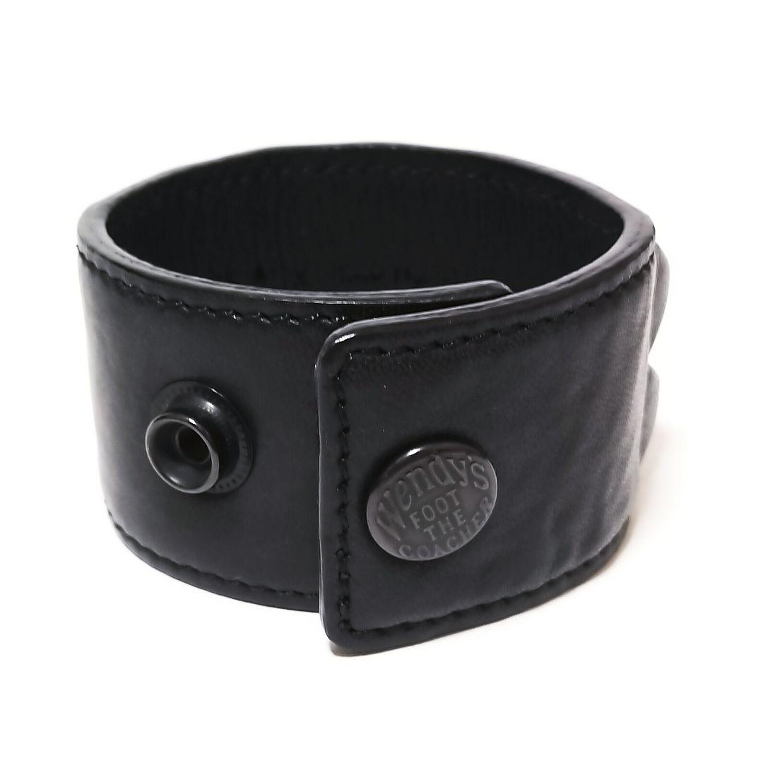 新品◆WENDY'S & フットザコーチャー イギリス製 スタッズリストバンド