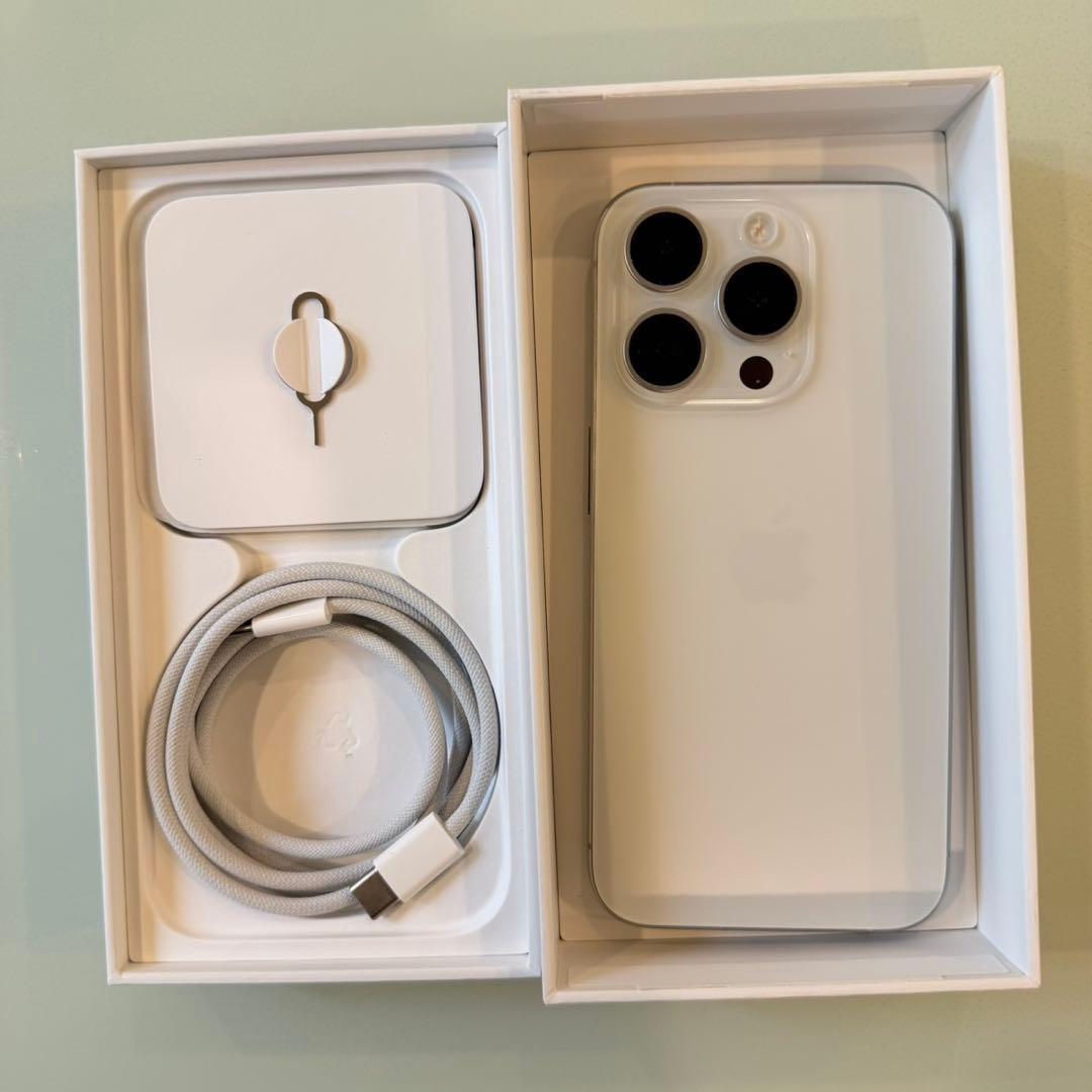 F*J様 iPhone 15 Pro ホワイトチタニウム 256GB SIM フ