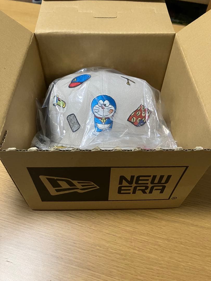 ドラえもん×ニューエラ　9FIFTY 刺繍キャップ ベージュ