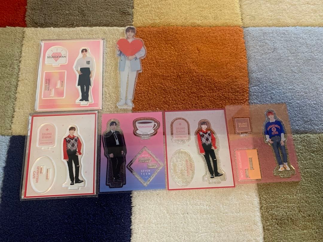 スングァン　トレカ　うちわ　缶バッチ　アクスタ　ぬいぐるみ　スローガン　まとめ