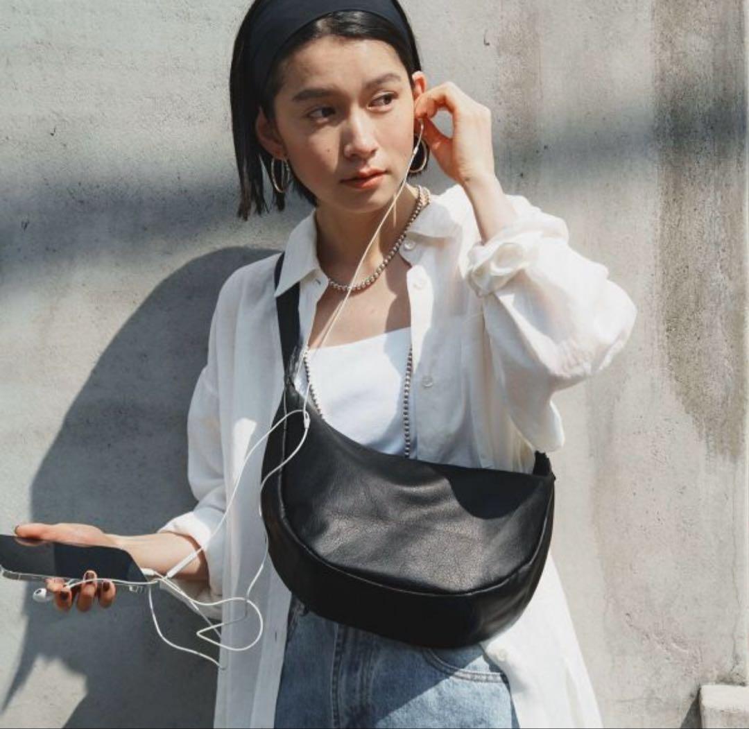 russet ソフトレザーラウンドショルダーバッグ