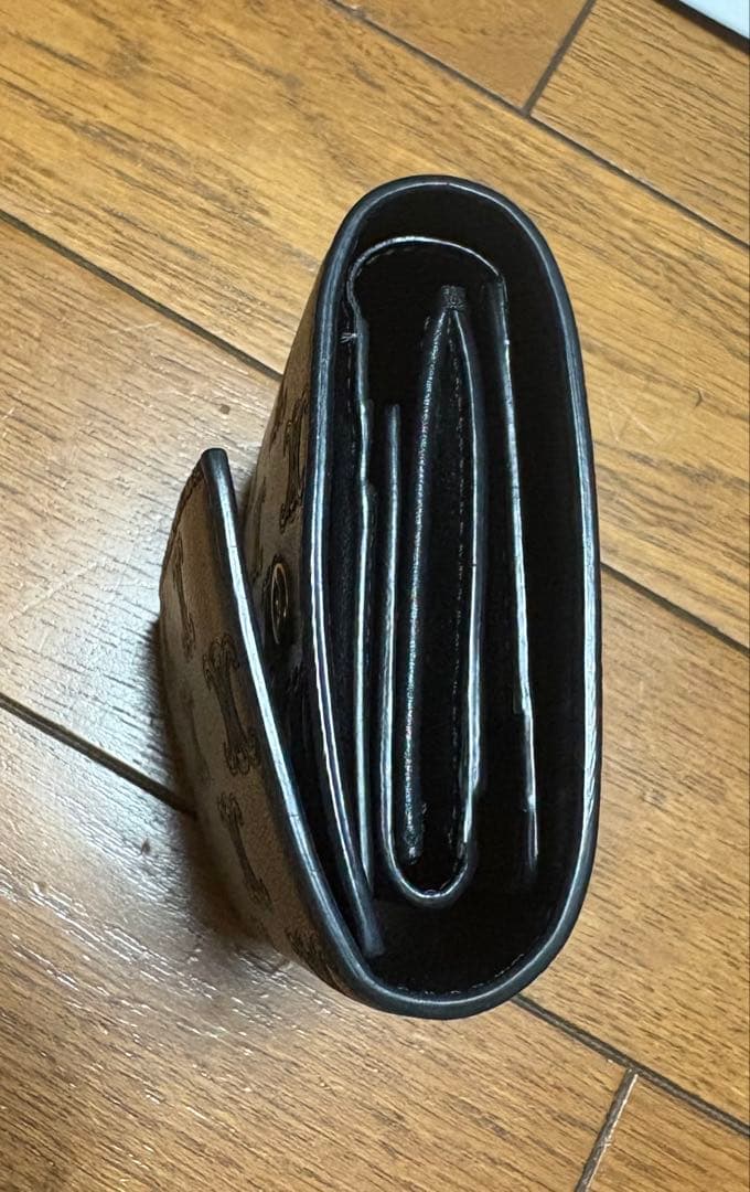 CELINE ブラックレザー三つ折り財布