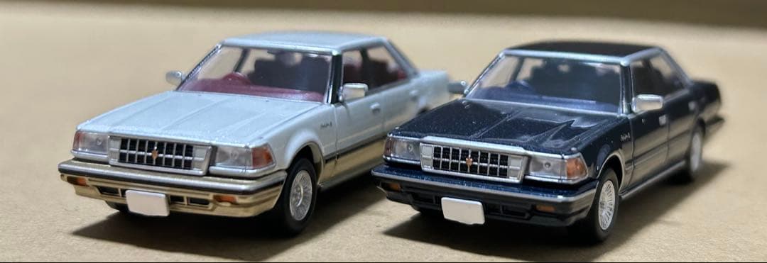 トミカリミテッドヴィンテージネオ トヨタ クラウン ハードトップ 2台セット