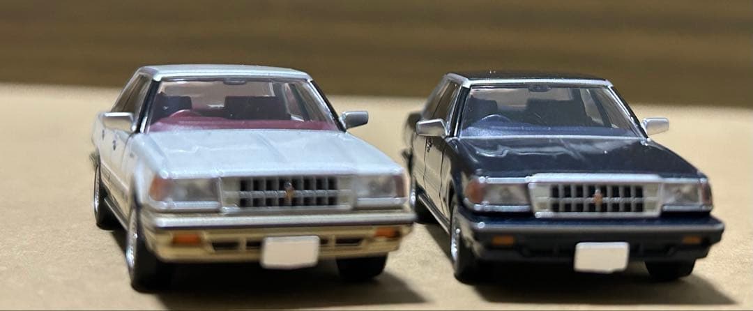 トミカリミテッドヴィンテージネオ トヨタ クラウン ハードトップ 2台セット