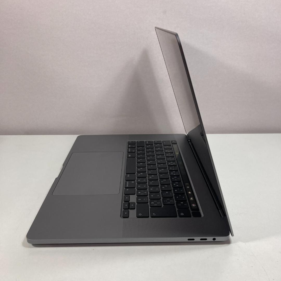 Apple MacBook Pro Core i9 ノートパソコン （A62）