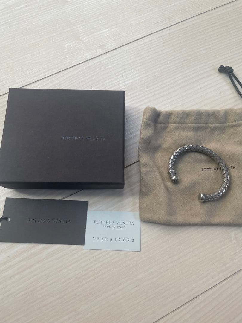 値下！　ボッテガヴェネタ　　イントレチャートAg925 バングル