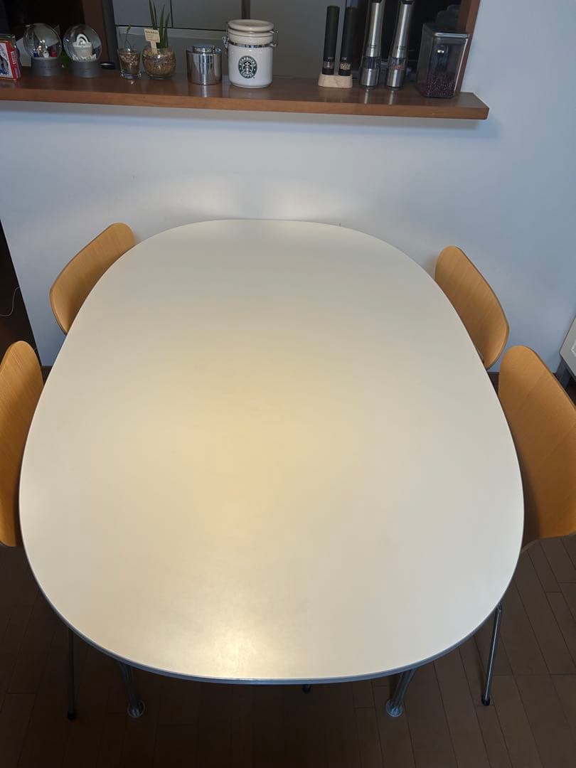 irisです。フリッツ・ハンセン スーパー楕円テーブル　Bテーブル