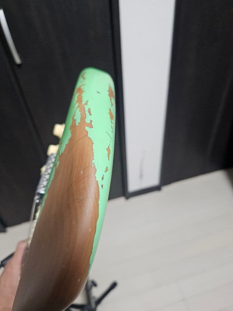 ストラトタイプ　ハードレリック仕様　コンポーネントギター