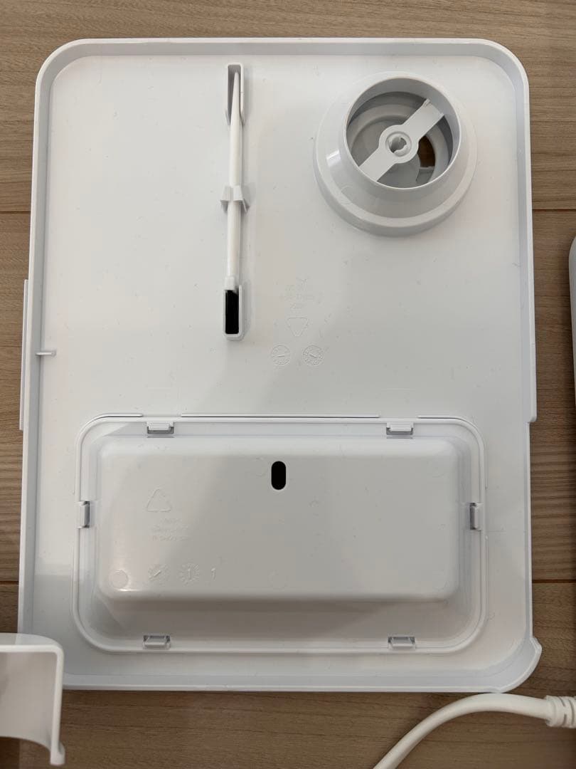 【ちゃん】モダンデコ W除菌機能付きハイブリッド加湿器 ホワイト