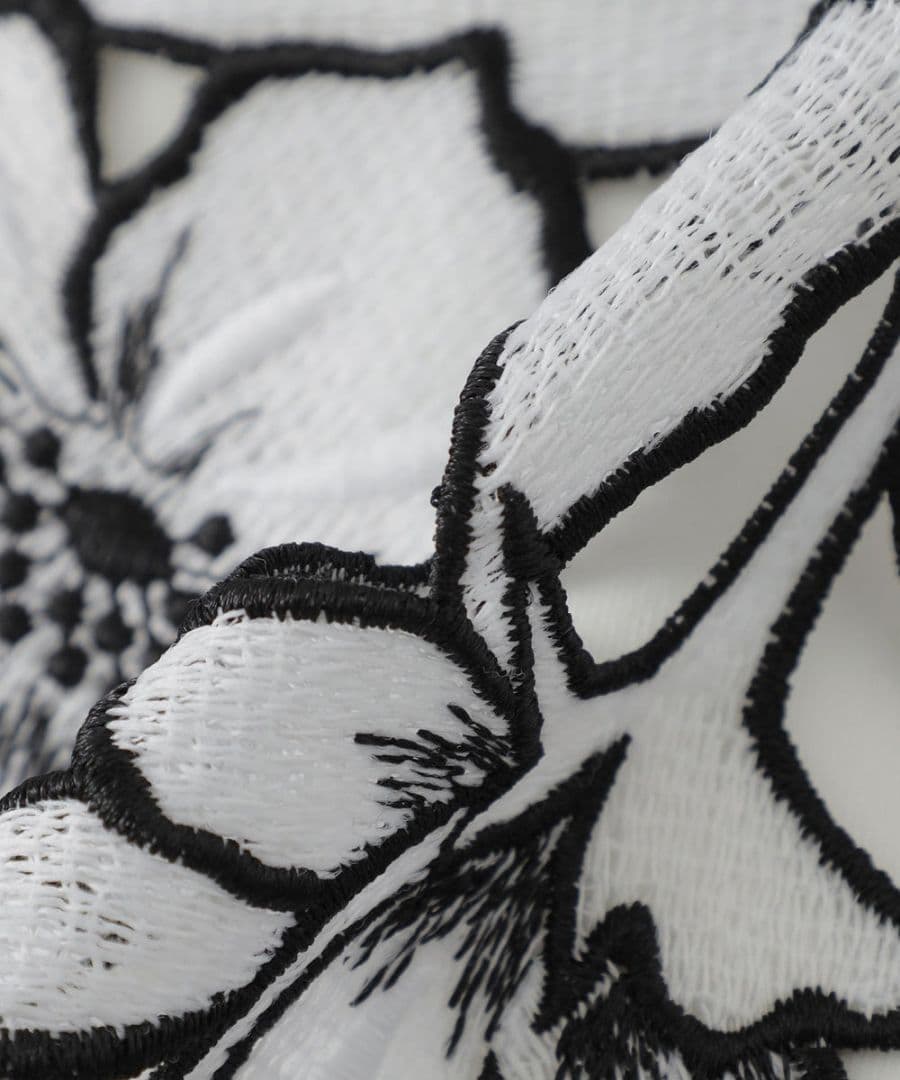 【ドラマ着用商品】エンブロイダリーレースミモレスカート　LOVELESS