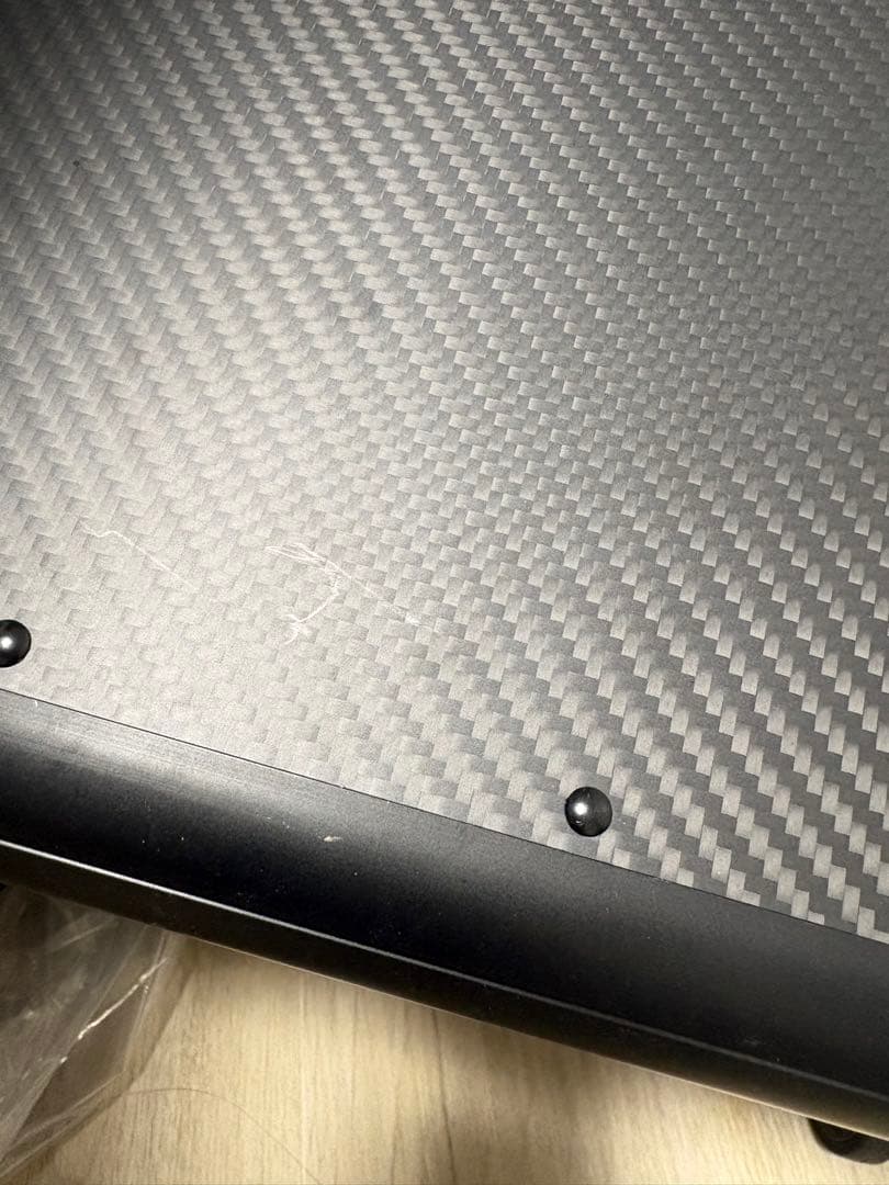 リアルドライカーボン製キャリーケース40L 高さ53cm横35cm奥行21cm